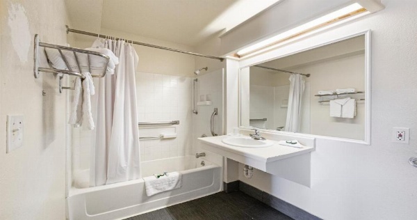 بادجيت إن وأجنحة ستوكستون يوسمايت image 31